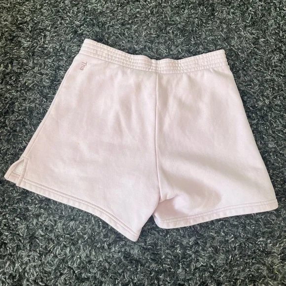 Aritzia TNA Perfect Cozy Fleece Shorts Light Pink - Picture 2 of 5
